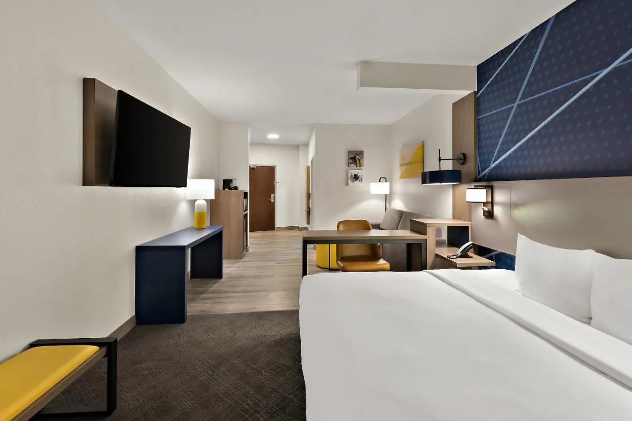 Comfort Suites Columbus East Broad Hotel