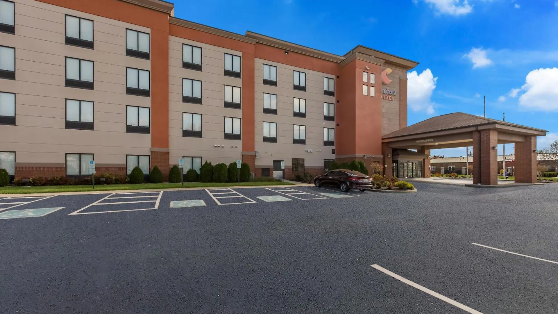 Hotel Comfort Suites Columbus East Broad