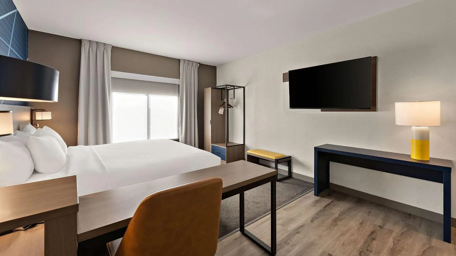 Comfort Suites Columbus East Broad Hotel