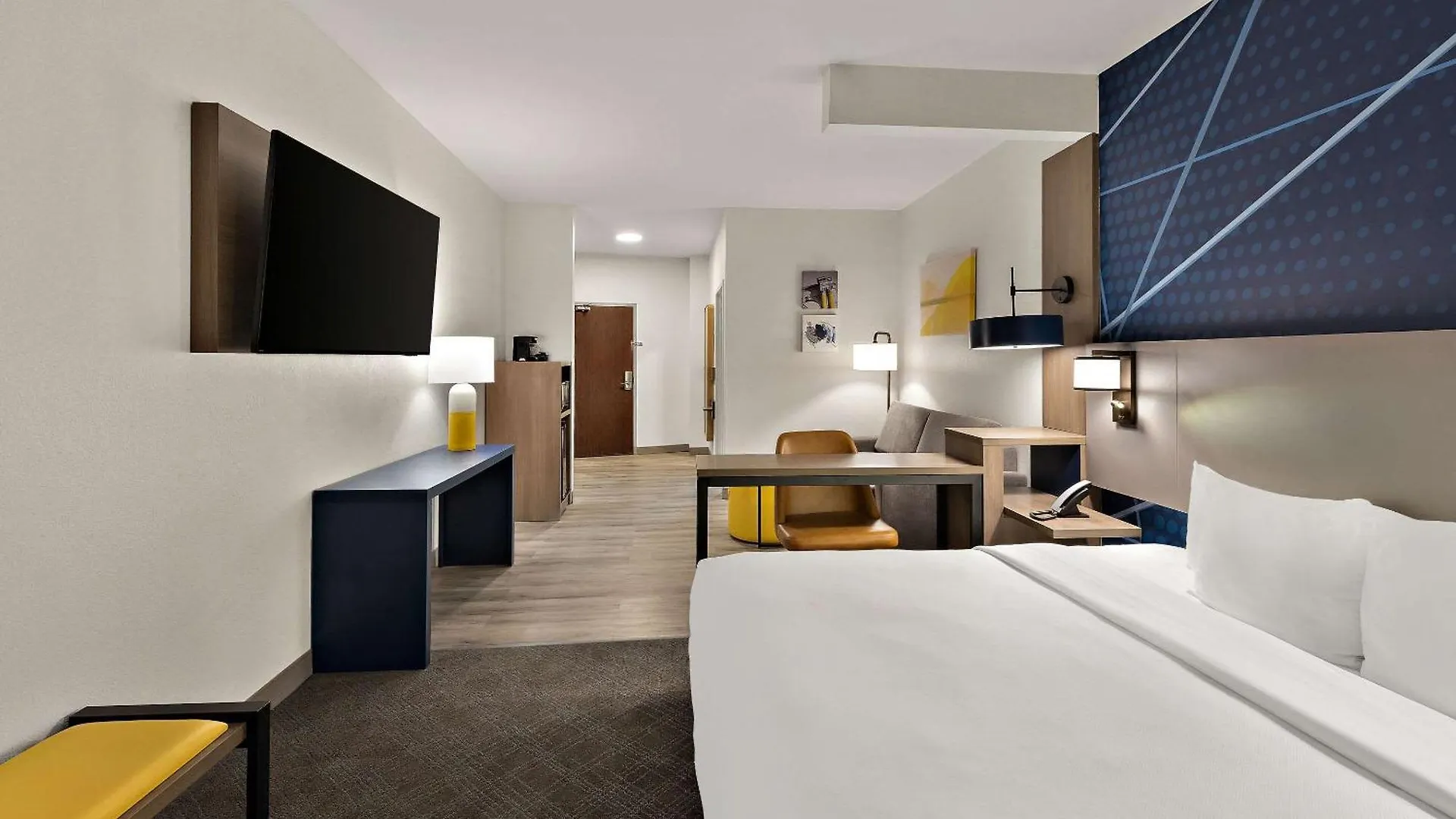 Hotel Comfort Suites Columbus East Broad