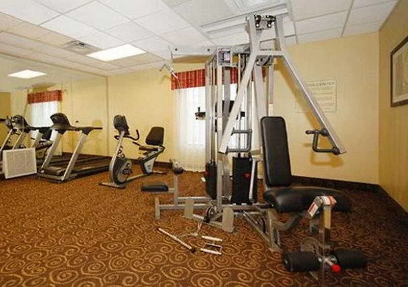 Comfort Suites Columbus East Broad 3*,