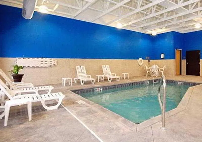 Comfort Suites Columbus East Broad Hotel