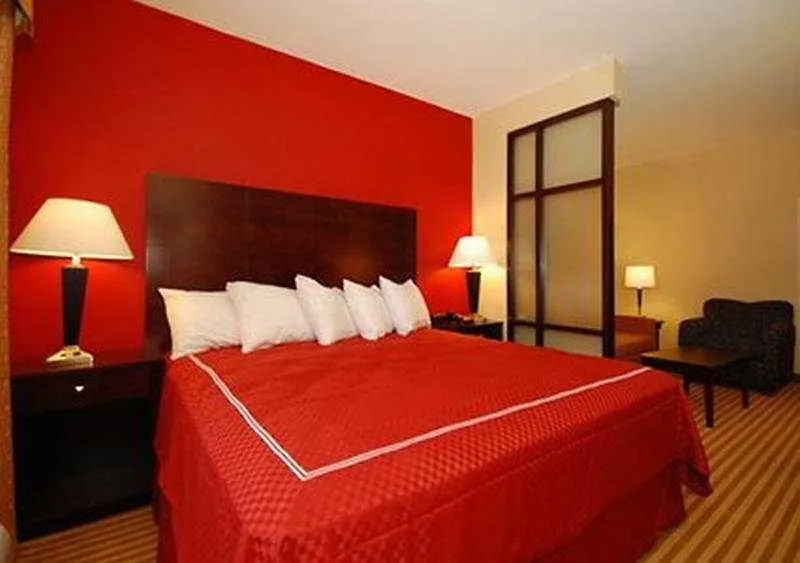 Hotel Comfort Suites Columbus East Broad
